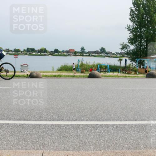 21.06.2025 - 27. Vierlanden-Triathlon H.Heesch http://msf.ph/oto/8034408 15.06.2025 11:41:55 Radfahren 646, 937 meine-sportfotos.de