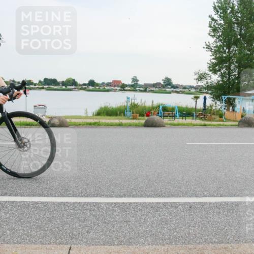 15.06.2025 - 27. Vierlanden-Triathlon H.Heesch http://msf.ph/oto/8034437 15.06.2025 10:42:45 Radfahren 199, 347, 1399 meine-sportfotos.de