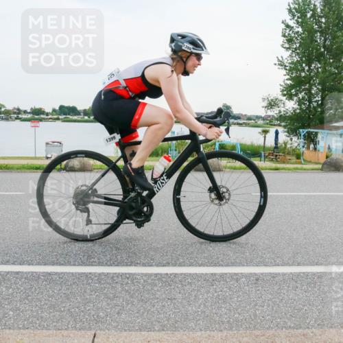 15.06.2025 - 27. Vierlanden-Triathlon H.Heesch http://msf.ph/oto/8034441 15.06.2025 10:42:46 Radfahren 199, 347, 1399 meine-sportfotos.de
