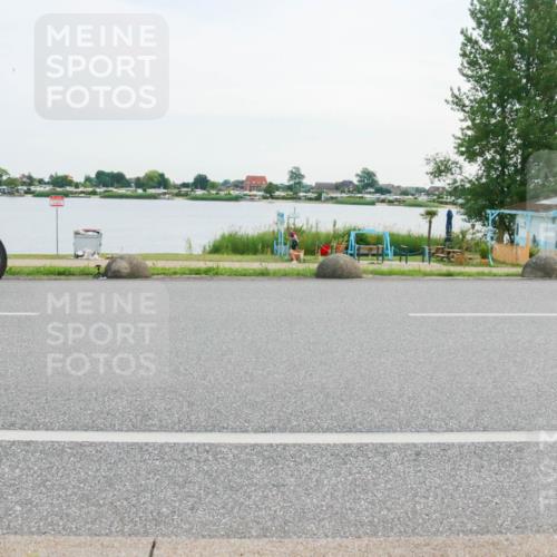 15.06.2025 - 27. Vierlanden-Triathlon H.Heesch http://msf.ph/oto/8034463 15.06.2025 10:42:50 Radfahren 115, 147, 347 meine-sportfotos.de