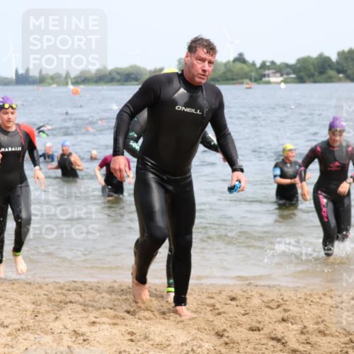 21.06.2025 - 27. Vierlanden-Triathlon Lena Gebhardt http://msf.ph/oto/8034465 15.06.2025 11:19:58 Schwimmen 806, 889, 899, 915, 930, 932, 964, 976 meine-sportfotos.de