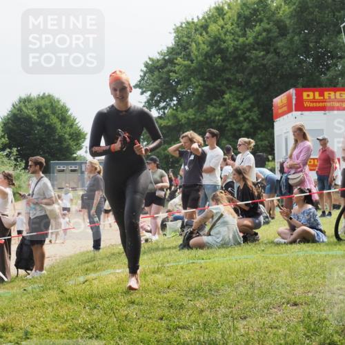 21.06.2025 - 27. Vierlanden-Triathlon KatJ http://msf.ph/oto/8034469 15.06.2025 11:18:26 Schwimmen 908, 933, 970 meine-sportfotos.de