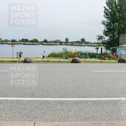 21.06.2025 - 27. Vierlanden-Triathlon H.Heesch http://msf.ph/oto/8034475 15.06.2025 11:42:05 Radfahren 851 meine-sportfotos.de