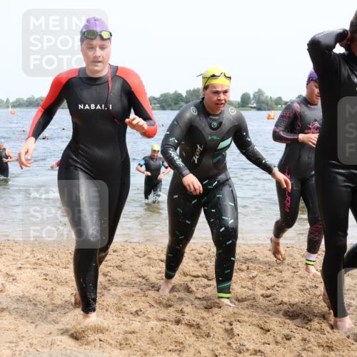 21.06.2025 - 27. Vierlanden-Triathlon Lena Gebhardt http://msf.ph/oto/8034484 15.06.2025 11:20:00 Schwimmen 806, 889, 899, 915, 930, 932, 964, 976 meine-sportfotos.de
