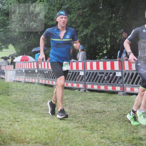 21.06.2025 - 27. Vierlanden-Triathlon KatJ http://msf.ph/oto/8034503 15.06.2025 13:49:03 Ziel 792, 825, 1148 meine-sportfotos.de