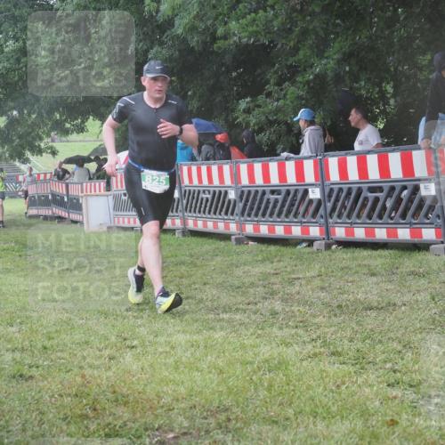 21.06.2025 - 27. Vierlanden-Triathlon KatJ http://msf.ph/oto/8034515 15.06.2025 13:49:09 Ziel 231, 825, 924, 1162 meine-sportfotos.de