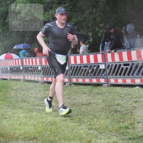 21.06.2025 - 27. Vierlanden-Triathlon KatJ http://msf.ph/oto/8034536 15.06.2025 13:49:10 Ziel 231, 825, 924, 1162 meine-sportfotos.de