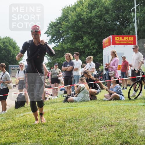 21.06.2025 - 27. Vierlanden-Triathlon KatJ http://msf.ph/oto/8034538 15.06.2025 11:18:35 Schwimmen 909, 912, 970 meine-sportfotos.de