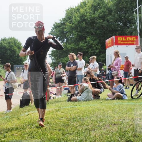21.06.2025 - 27. Vierlanden-Triathlon KatJ http://msf.ph/oto/8034543 15.06.2025 11:18:35 Schwimmen 909, 912, 970 meine-sportfotos.de