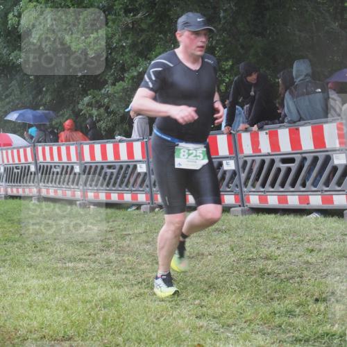 21.06.2025 - 27. Vierlanden-Triathlon KatJ http://msf.ph/oto/8034549 15.06.2025 13:49:10 Ziel 231, 825, 924, 1162 meine-sportfotos.de