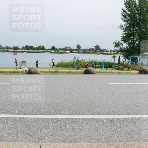 21.06.2025 - 27. Vierlanden-Triathlon H.Heesch http://msf.ph/oto/8034614 15.06.2025 11:42:42 Radfahren 697, 862 meine-sportfotos.de