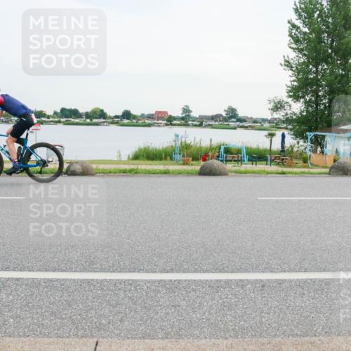 15.06.2025 - 27. Vierlanden-Triathlon H.Heesch http://msf.ph/oto/8034628 15.06.2025 10:43:03 Radfahren 74, 102, 236 meine-sportfotos.de