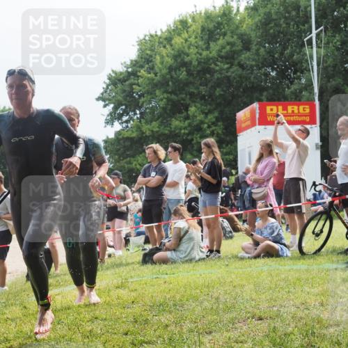 21.06.2025 - 27. Vierlanden-Triathlon KatJ http://msf.ph/oto/8034629 15.06.2025 11:18:45 Schwimmen 885, 909, 925, 939 meine-sportfotos.de