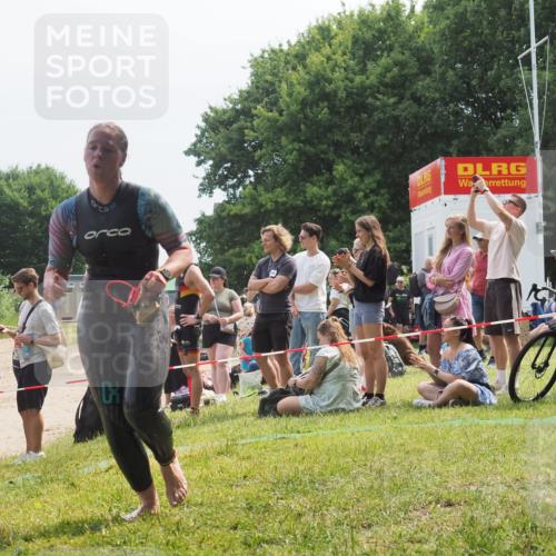 21.06.2025 - 27. Vierlanden-Triathlon KatJ http://msf.ph/oto/8034643 15.06.2025 11:18:46 Schwimmen 885, 909, 925, 939 meine-sportfotos.de