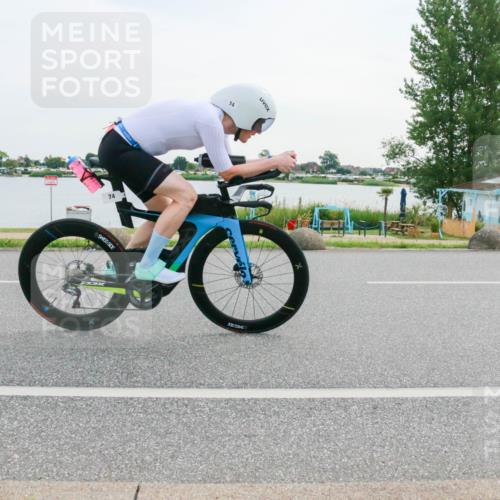 15.06.2025 - 27. Vierlanden-Triathlon H.Heesch http://msf.ph/oto/8034644 15.06.2025 10:43:07 Radfahren 74, 102, 202, 236 meine-sportfotos.de