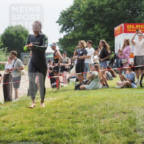 21.06.2025 - 27. Vierlanden-Triathlon KatJ http://msf.ph/oto/8034706 15.06.2025 11:18:54 Schwimmen 885, 916, 939 meine-sportfotos.de