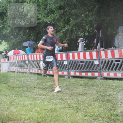21.06.2025 - 27. Vierlanden-Triathlon KatJ http://msf.ph/oto/8034716 15.06.2025 13:49:31 Ziel 1103, 1137 meine-sportfotos.de
