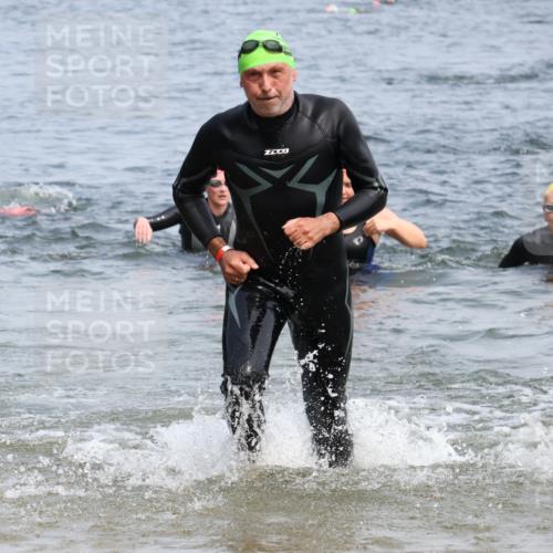 21.06.2025 - 27. Vierlanden-Triathlon Lena Gebhardt http://msf.ph/oto/8034753 15.06.2025 11:20:27 Schwimmen 838, 880, 890, 926, 969 meine-sportfotos.de