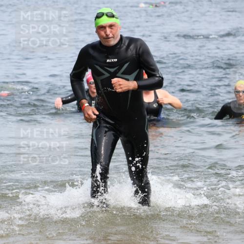 21.06.2025 - 27. Vierlanden-Triathlon Lena Gebhardt http://msf.ph/oto/8034756 15.06.2025 11:20:27 Schwimmen 838, 880, 890, 926, 969 meine-sportfotos.de
