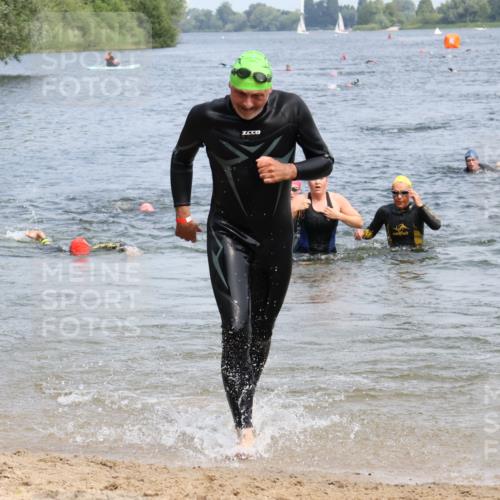 21.06.2025 - 27. Vierlanden-Triathlon Lena Gebhardt http://msf.ph/oto/8034768 15.06.2025 11:20:29 Schwimmen 838, 880, 890, 926, 969 meine-sportfotos.de