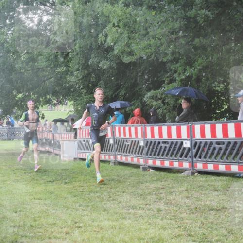 21.06.2025 - 27. Vierlanden-Triathlon KatJ http://msf.ph/oto/8034813 15.06.2025 13:49:48 Ziel 1138, 1146 meine-sportfotos.de