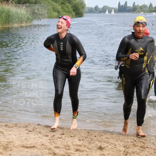 21.06.2025 - 27. Vierlanden-Triathlon Lena Gebhardt http://msf.ph/oto/8034860 15.06.2025 11:20:39 Schwimmen 879, 924, 936, 941, 969, 1400 meine-sportfotos.de