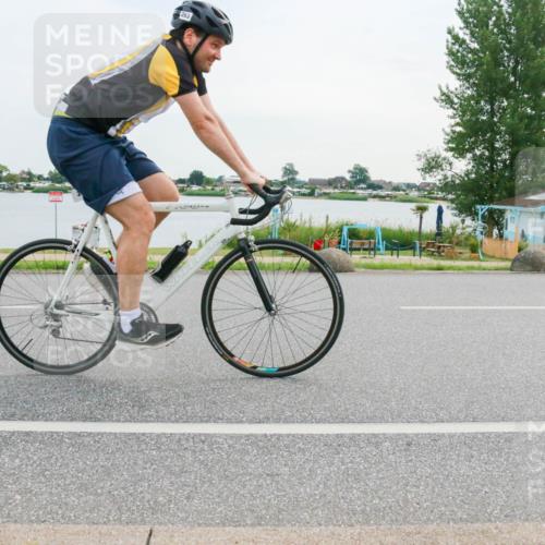 15.06.2025 - 27. Vierlanden-Triathlon H.Heesch http://msf.ph/oto/8034878 15.06.2025 10:44:00 Radfahren 225, 263, 383, 411 meine-sportfotos.de