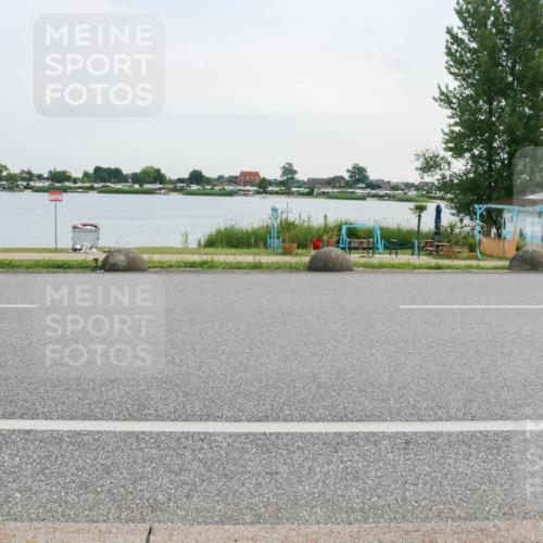 15.06.2025 - 27. Vierlanden-Triathlon H.Heesch http://msf.ph/oto/8034881 15.06.2025 10:44:02 Radfahren 18, 25, 225, 263, 383, 411 meine-sportfotos.de