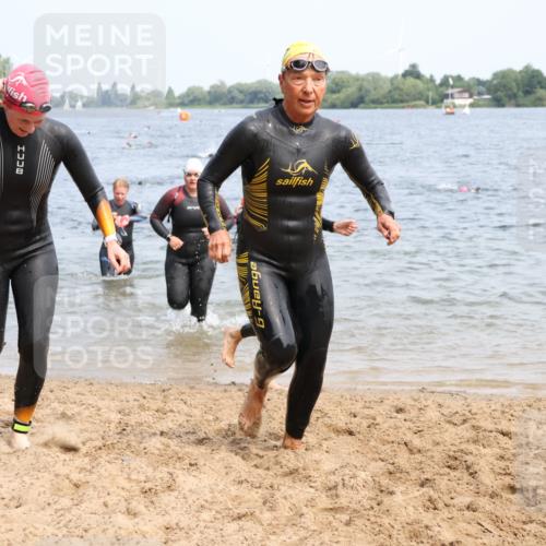 21.06.2025 - 27. Vierlanden-Triathlon Lena Gebhardt http://msf.ph/oto/8034892 15.06.2025 11:20:41 Schwimmen 879, 892, 924, 936, 941, 969, 1400 meine-sportfotos.de