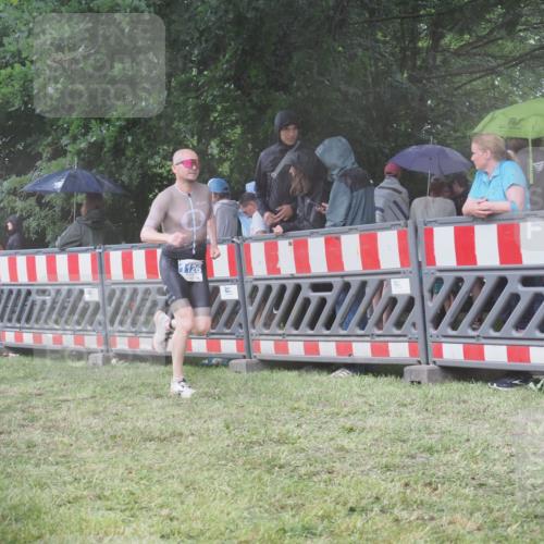 21.06.2025 - 27. Vierlanden-Triathlon KatJ http://msf.ph/oto/8034902 15.06.2025 13:50:06 Ziel 1102, 1126, 1160 meine-sportfotos.de
