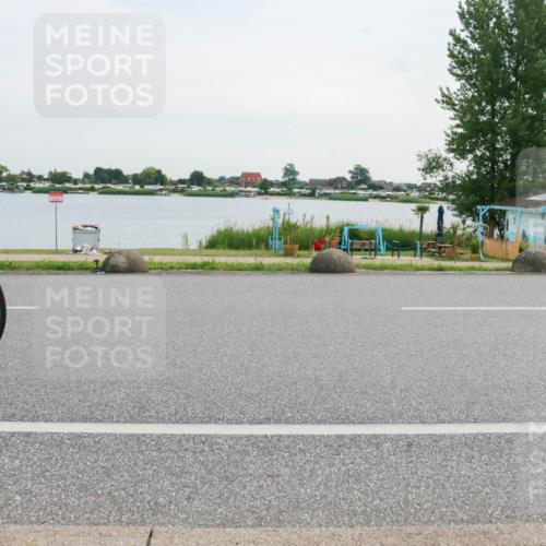 15.06.2025 - 27. Vierlanden-Triathlon H.Heesch http://msf.ph/oto/8034914 15.06.2025 10:44:06 Radfahren 18, 25, 225, 383, 411 meine-sportfotos.de