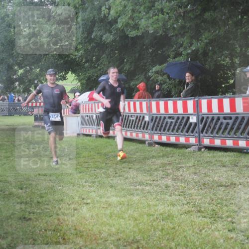 21.06.2025 - 27. Vierlanden-Triathlon KatJ http://msf.ph/oto/8034930 15.06.2025 13:50:08 Ziel 1102, 1126, 1160 meine-sportfotos.de