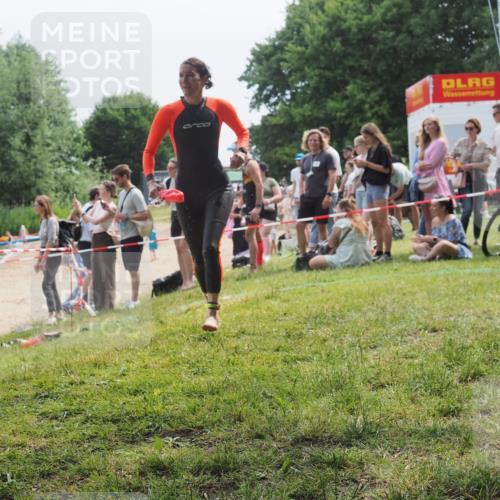 21.06.2025 - 27. Vierlanden-Triathlon KatJ http://msf.ph/oto/8034955 15.06.2025 11:19:24 Schwimmen 878, 901, 923 meine-sportfotos.de