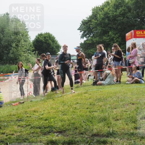 21.06.2025 - 27. Vierlanden-Triathlon KatJ http://msf.ph/oto/8035000 15.06.2025 11:19:28 Schwimmen 875, 878, 901, 923 meine-sportfotos.de