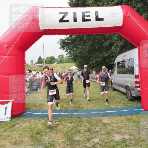 21.06.2025 - 27. Vierlanden-Triathlon MichiJ http://msf.ph/oto/8035004 15.06.2026 12:58:51 Ziel 111, 122, 662, 995, 996, 997, 998, 1010, 1011, 1012, 1013 meine-sportfotos.de