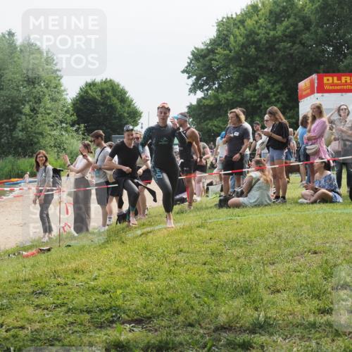 21.06.2025 - 27. Vierlanden-Triathlon KatJ http://msf.ph/oto/8035011 15.06.2025 11:19:28 Schwimmen 875, 878, 901, 923 meine-sportfotos.de