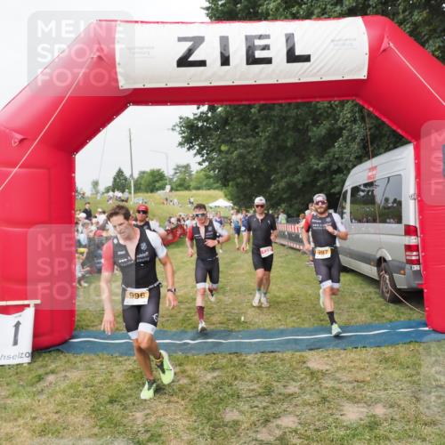 21.06.2025 - 27. Vierlanden-Triathlon MichiJ http://msf.ph/oto/8035015 15.06.2026 12:58:51 Ziel 111, 122, 662, 995, 996, 997, 998, 1010, 1011, 1012, 1013 meine-sportfotos.de