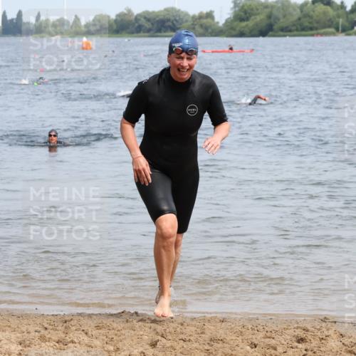 21.06.2025 - 27. Vierlanden-Triathlon Lena Gebhardt http://msf.ph/oto/8035024 15.06.2025 11:20:54 Schwimmen 892, 918, 936, 965 meine-sportfotos.de