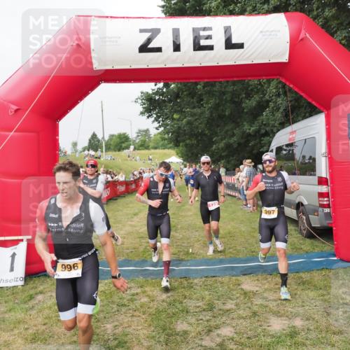 21.06.2025 - 27. Vierlanden-Triathlon MichiJ http://msf.ph/oto/8035030 15.06.2026 12:58:52 Ziel 122, 662, 995, 996, 997, 998, 1010, 1011, 1012, 1013 meine-sportfotos.de