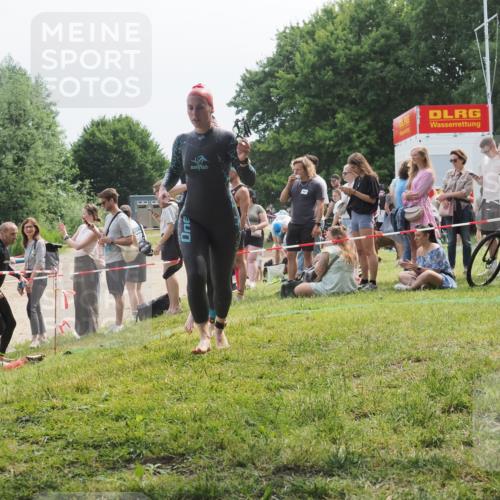 21.06.2025 - 27. Vierlanden-Triathlon KatJ http://msf.ph/oto/8035048 15.06.2025 11:19:29 Schwimmen 875, 878, 901, 923 meine-sportfotos.de