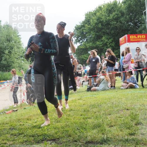 21.06.2025 - 27. Vierlanden-Triathlon KatJ http://msf.ph/oto/8035056 15.06.2025 11:19:30 Schwimmen 875, 878, 895, 901, 923 meine-sportfotos.de