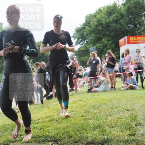 21.06.2025 - 27. Vierlanden-Triathlon KatJ http://msf.ph/oto/8035071 15.06.2025 11:19:31 Schwimmen 875, 878, 895, 901, 923 meine-sportfotos.de