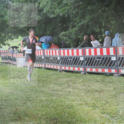 21.06.2025 - 27. Vierlanden-Triathlon KatJ http://msf.ph/oto/8035081 15.06.2025 13:50:40 Ziel 1101, 1120, 1132 meine-sportfotos.de