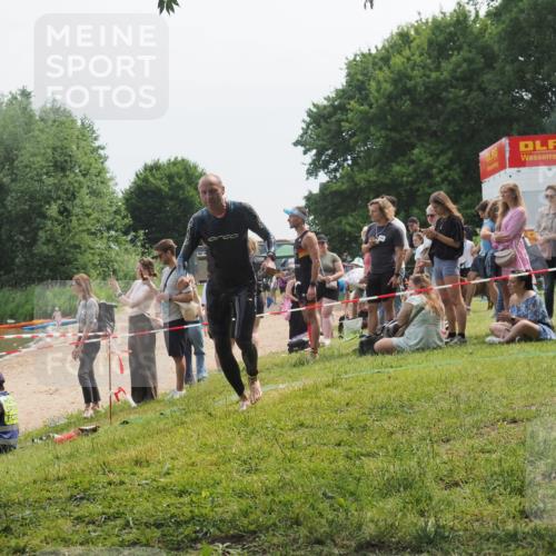 21.06.2025 - 27. Vierlanden-Triathlon KatJ http://msf.ph/oto/8035100 15.06.2025 11:19:32 Schwimmen 875, 878, 895, 923 meine-sportfotos.de