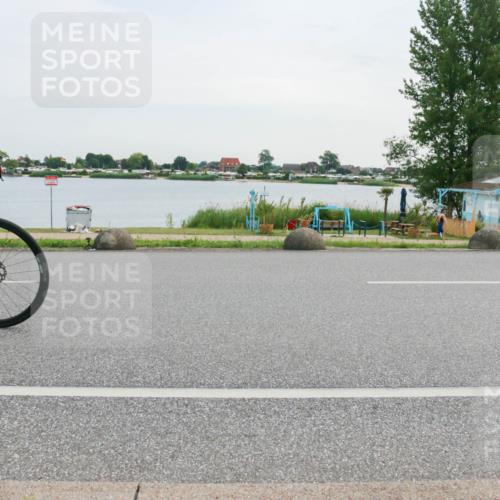 15.06.2025 - 27. Vierlanden-Triathlon H.Heesch http://msf.ph/oto/8035104 15.06.2025 10:44:22 Radfahren 235, 392 meine-sportfotos.de