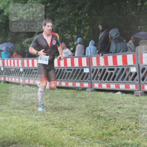 21.06.2025 - 27. Vierlanden-Triathlon KatJ http://msf.ph/oto/8035112 15.06.2025 13:50:41 Ziel 1101, 1120, 1132 meine-sportfotos.de