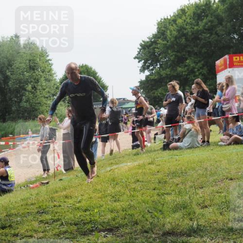 21.06.2025 - 27. Vierlanden-Triathlon KatJ http://msf.ph/oto/8035120 15.06.2025 11:19:33 Schwimmen 875, 878, 895, 923 meine-sportfotos.de