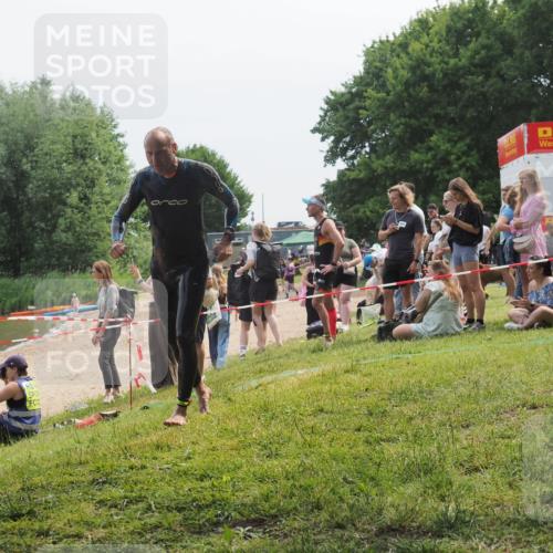21.06.2025 - 27. Vierlanden-Triathlon KatJ http://msf.ph/oto/8035126 15.06.2025 11:19:33 Schwimmen 875, 878, 895, 923 meine-sportfotos.de