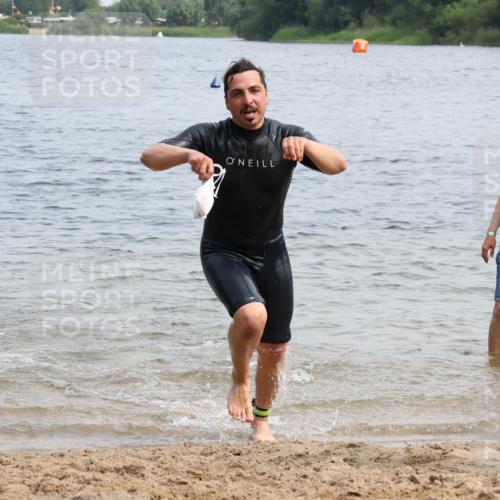 21.06.2025 - 27. Vierlanden-Triathlon Lena Gebhardt http://msf.ph/oto/8035129 15.06.2025 11:21:23 Schwimmen 929, 931, 967 meine-sportfotos.de