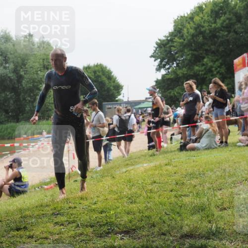 21.06.2025 - 27. Vierlanden-Triathlon KatJ http://msf.ph/oto/8035141 15.06.2025 11:19:33 Schwimmen 875, 878, 895, 923 meine-sportfotos.de